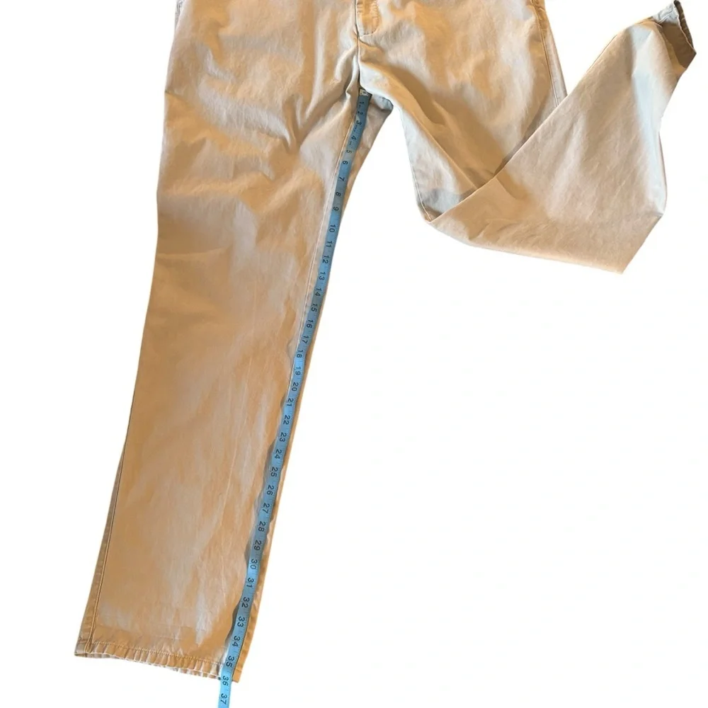 Peter Millar Men’s Pima Cotton Khakis. Size 40 waist‎ x 36 length. GUC Light tan